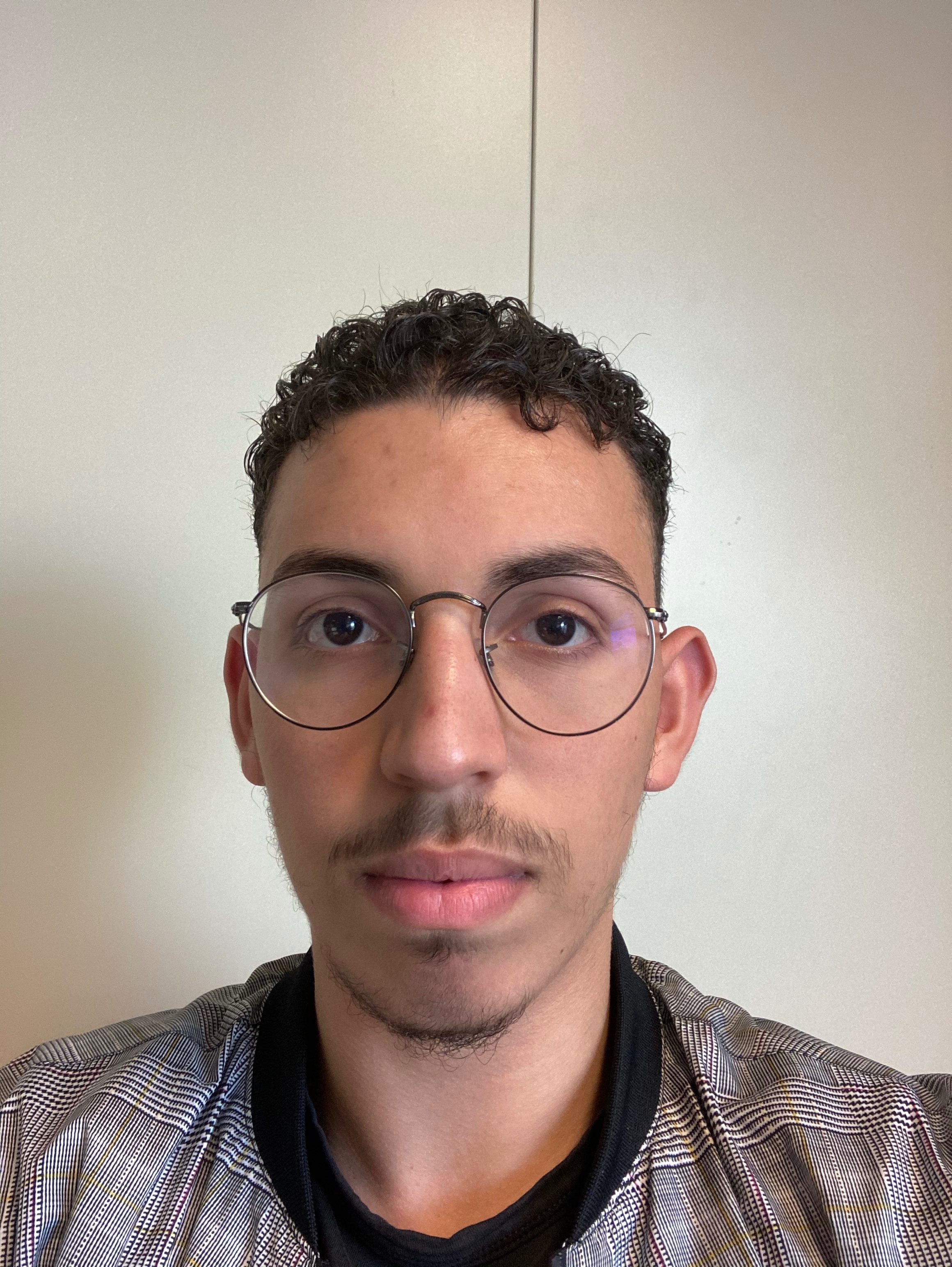 photo d'idendité Ahmed Khedimellah